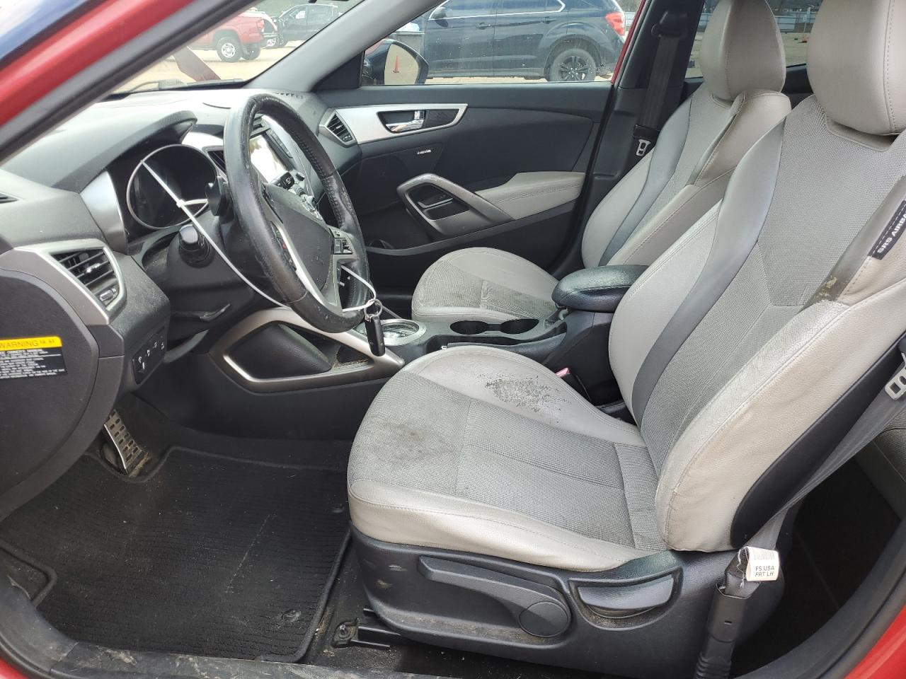 2013 Hyundai Veloster - Image 7