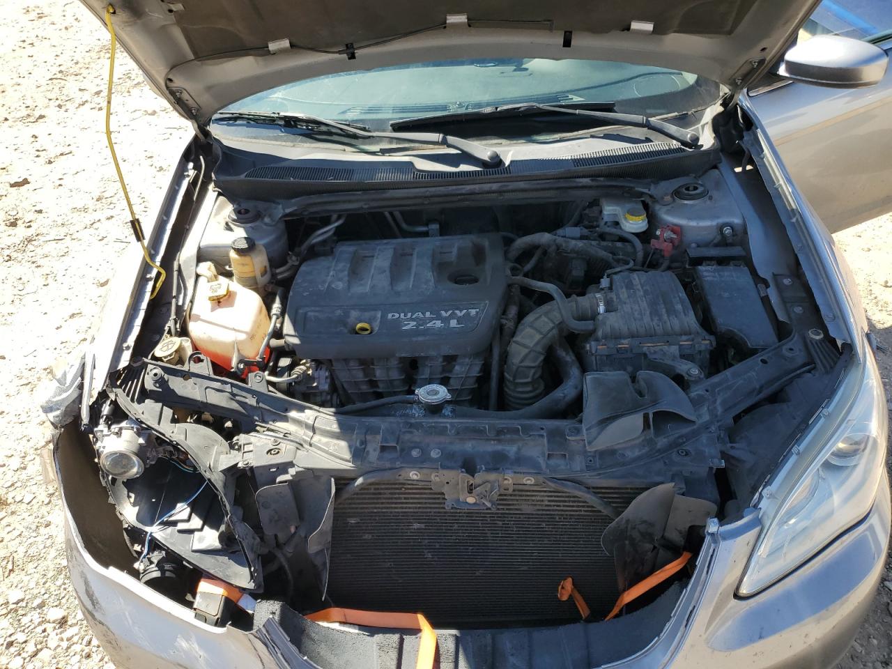 2013 Chrysler 200 - Image 11