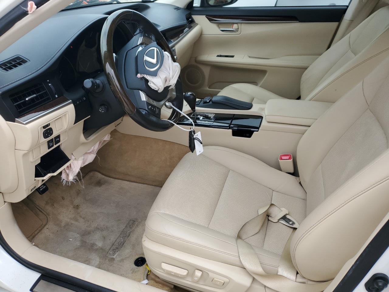 2015 Lexus ES - Image 7