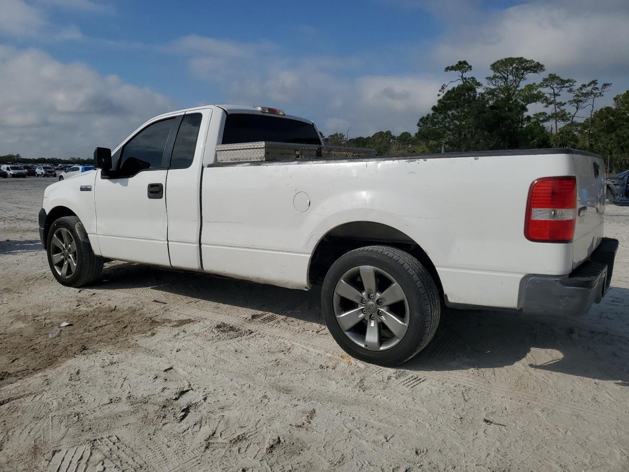 2006 Ford F-150 - Image 2