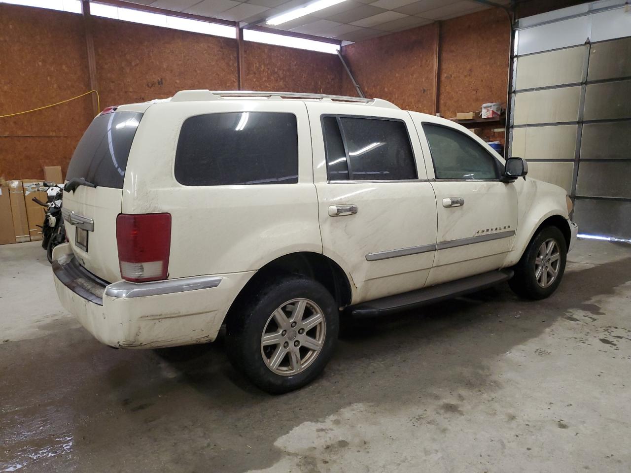 2007 Chrysler Aspen - Image 3