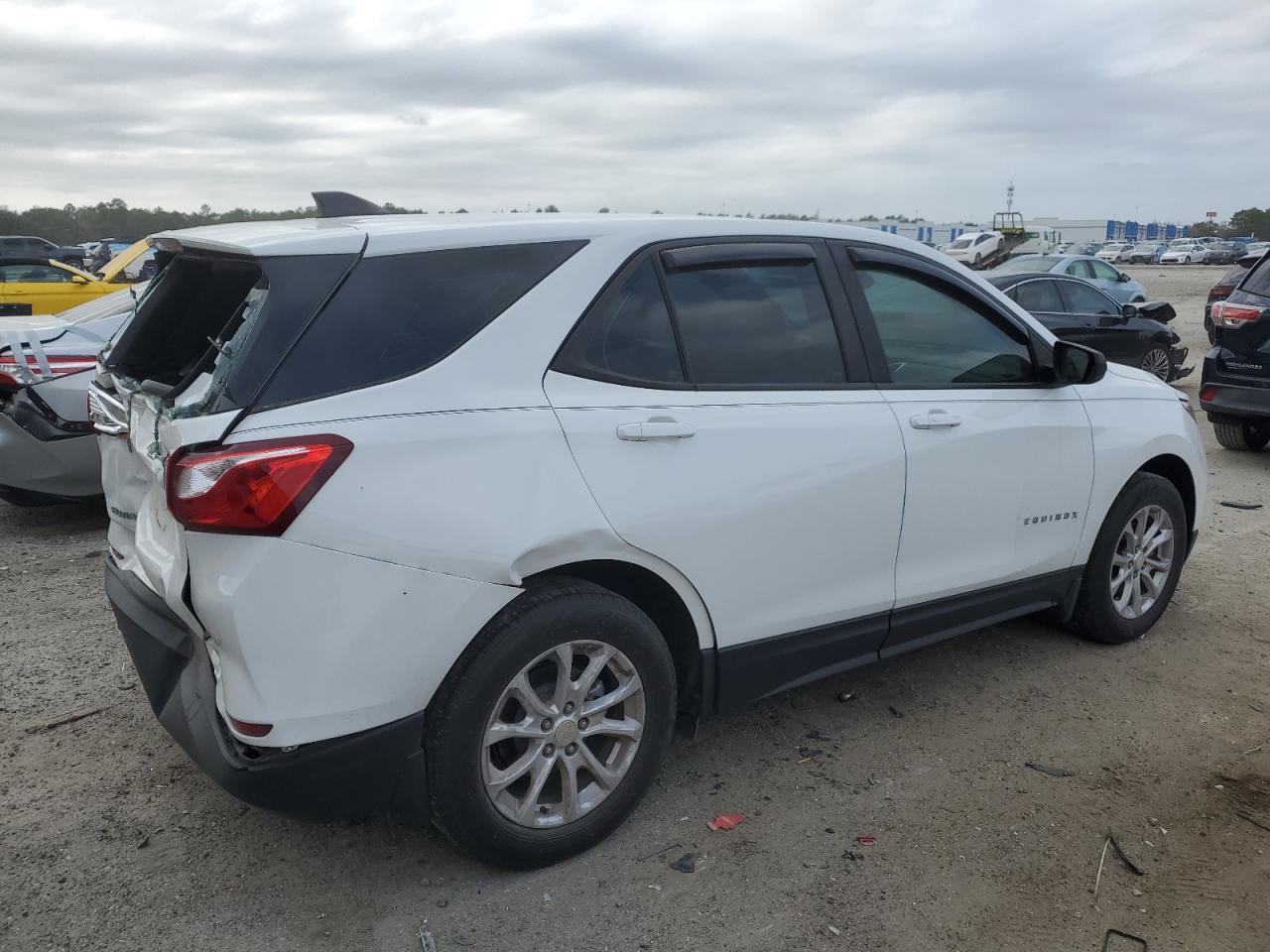2021 Chevrolet Equinox - Image 3