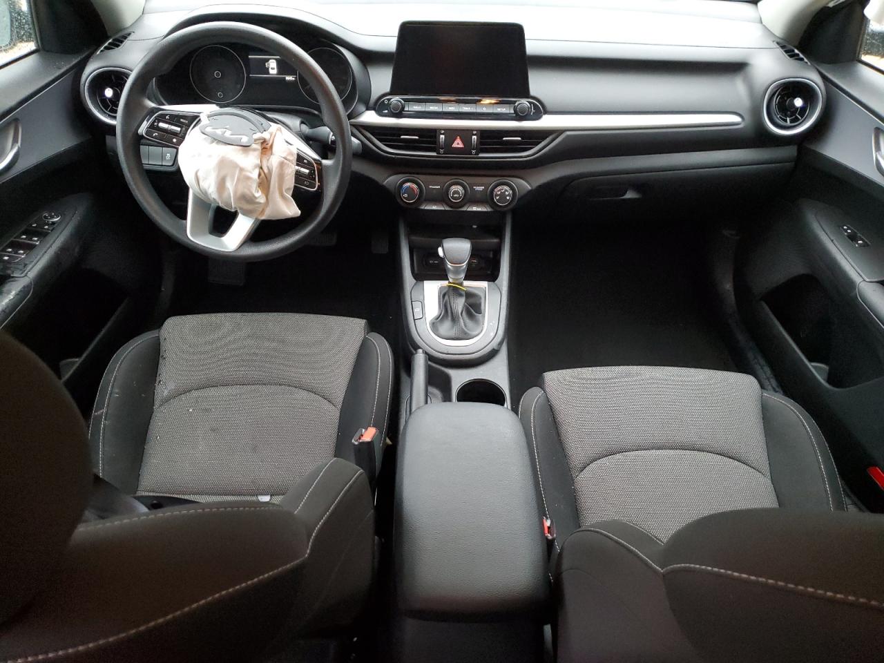 2024 Kia Forte - Image 8
