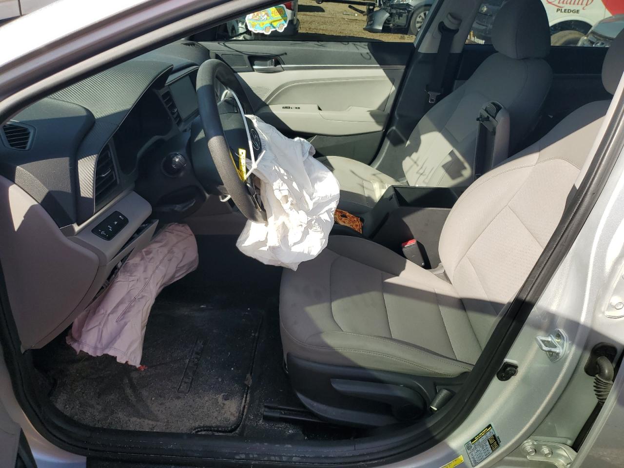 2019 Hyundai Elantra - Image 7
