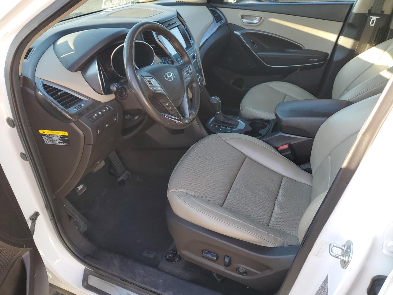 2017 Hyundai Santa Fe - Image 7
