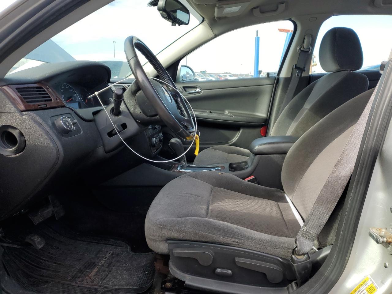 2011 Chevrolet Impala - Image 7