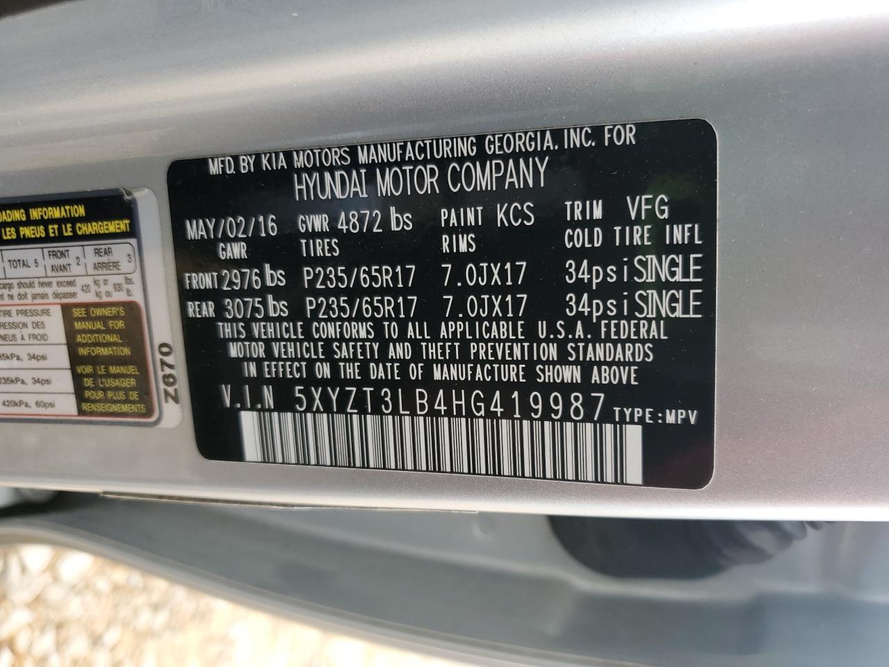 2017 Hyundai Santa Fe - Image 13