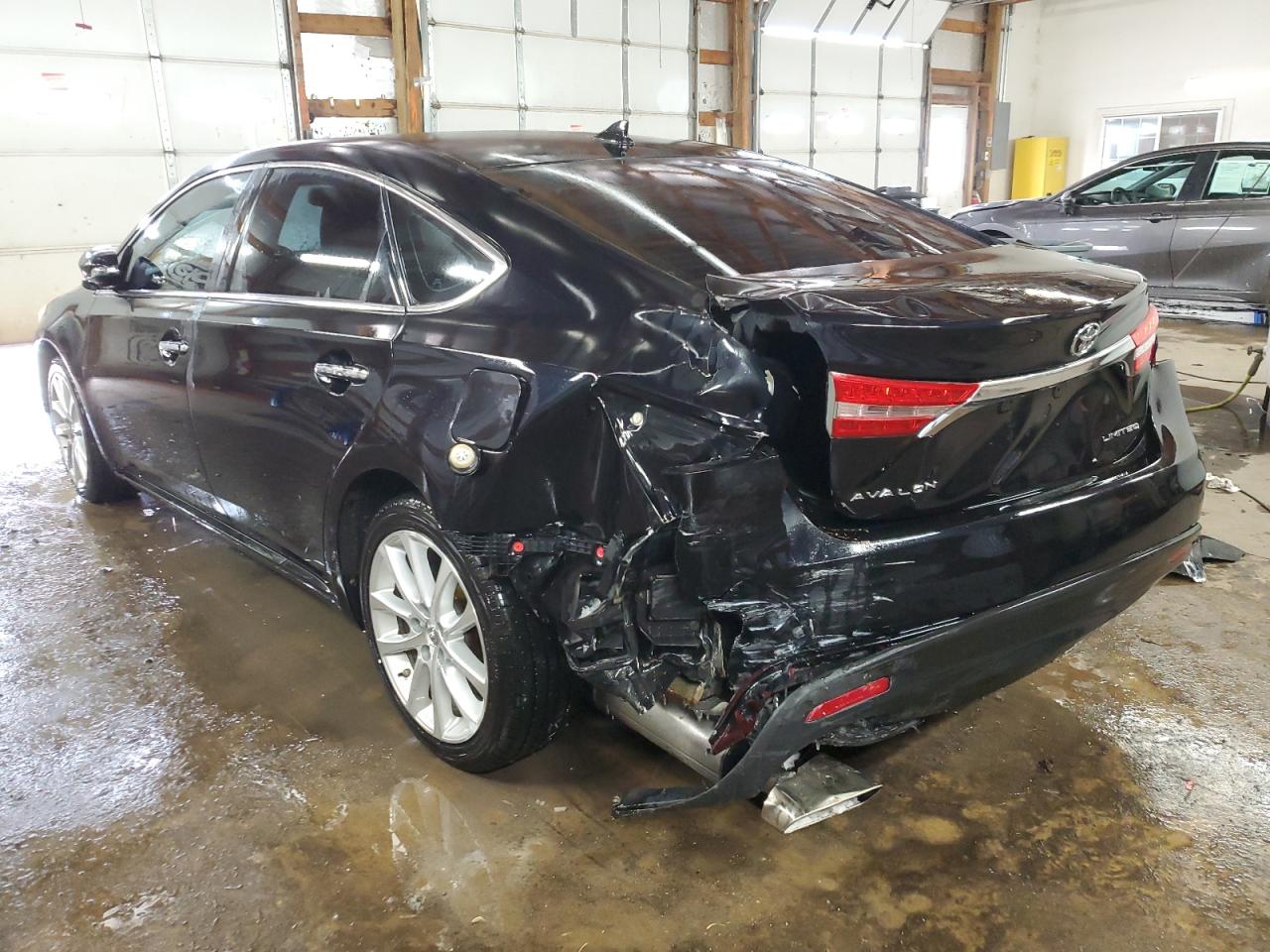 2013 Toyota Avalon - Image 2