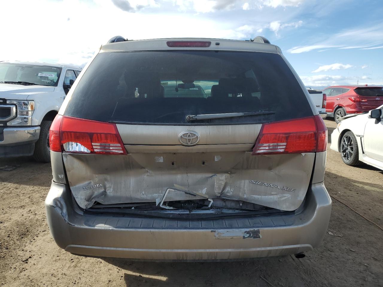 2004 Toyota Sienna - Image 6