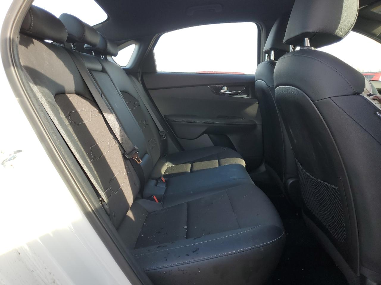 2023 Kia Forte - Image 10