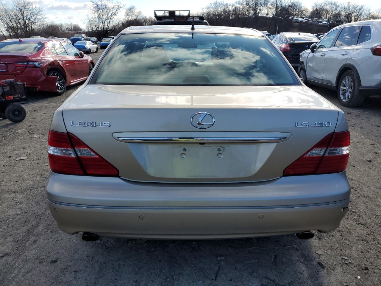 2004 Lexus LS - Image 6