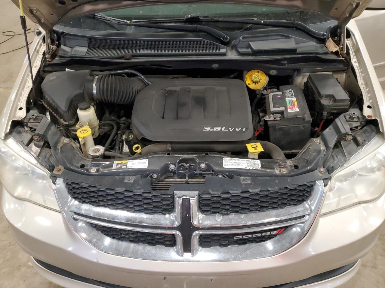 2014 Dodge Caravan - Image 12