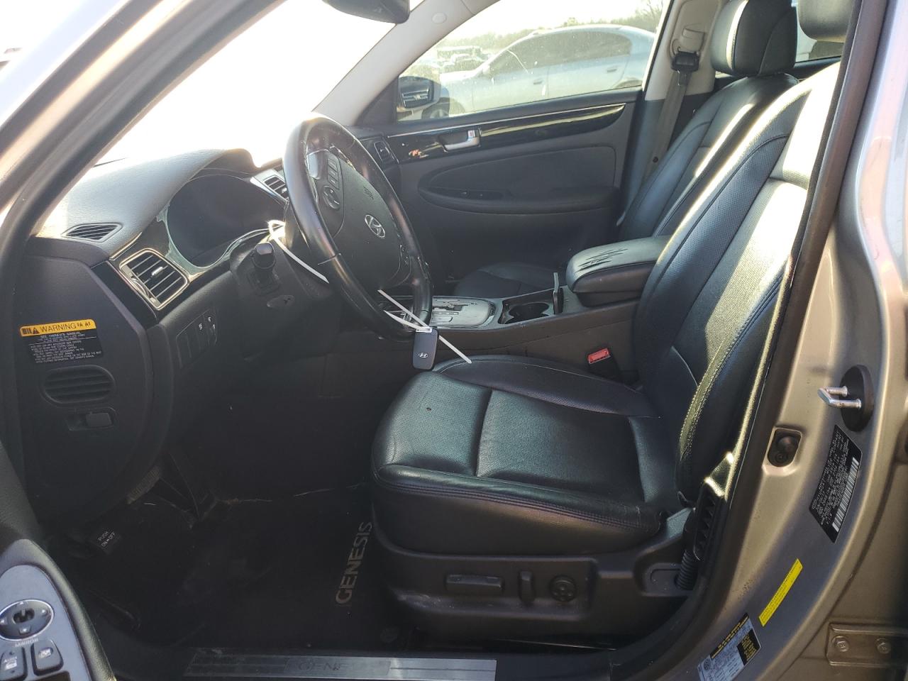 2013 Hyundai Genesis - Image 7