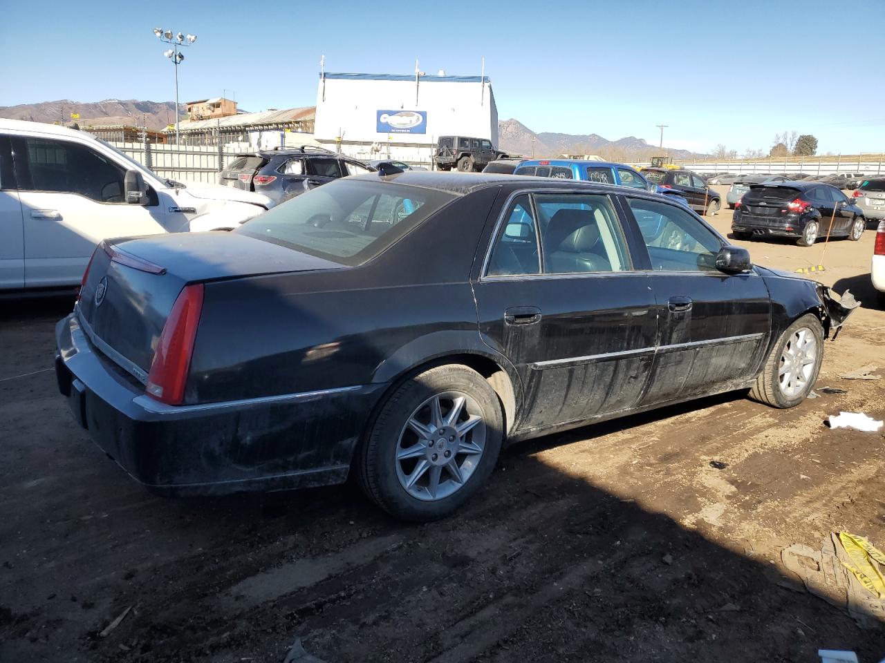 2011 Cadillac DTS - Image 3