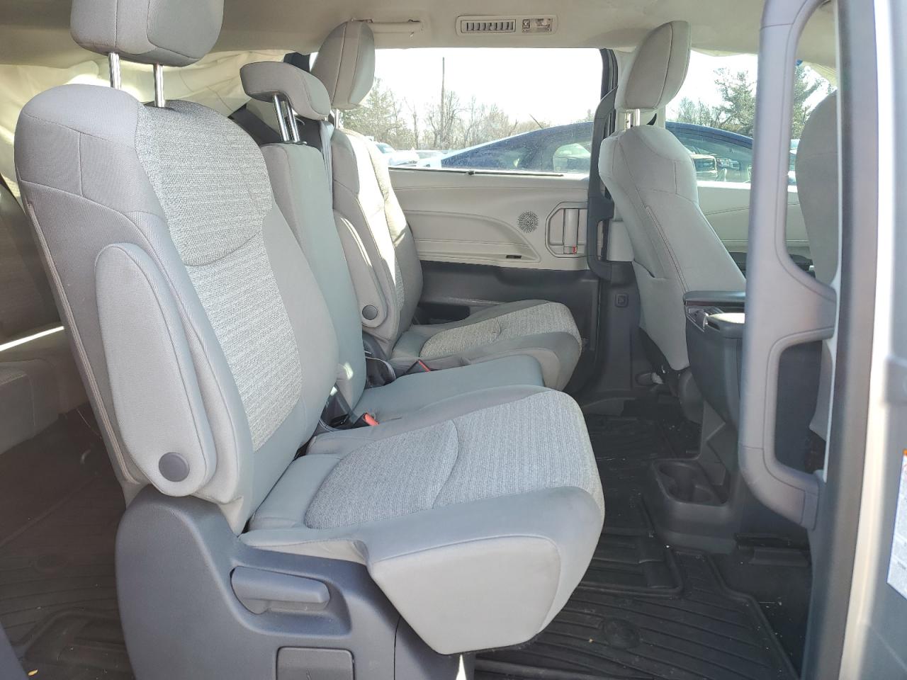 2021 Toyota Sienna - Image 11
