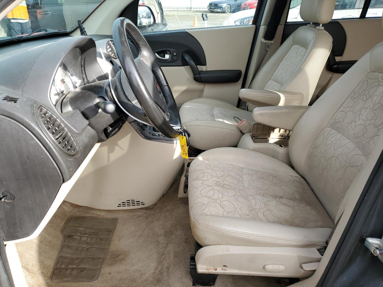 2004 Saturn VUE - Image 7