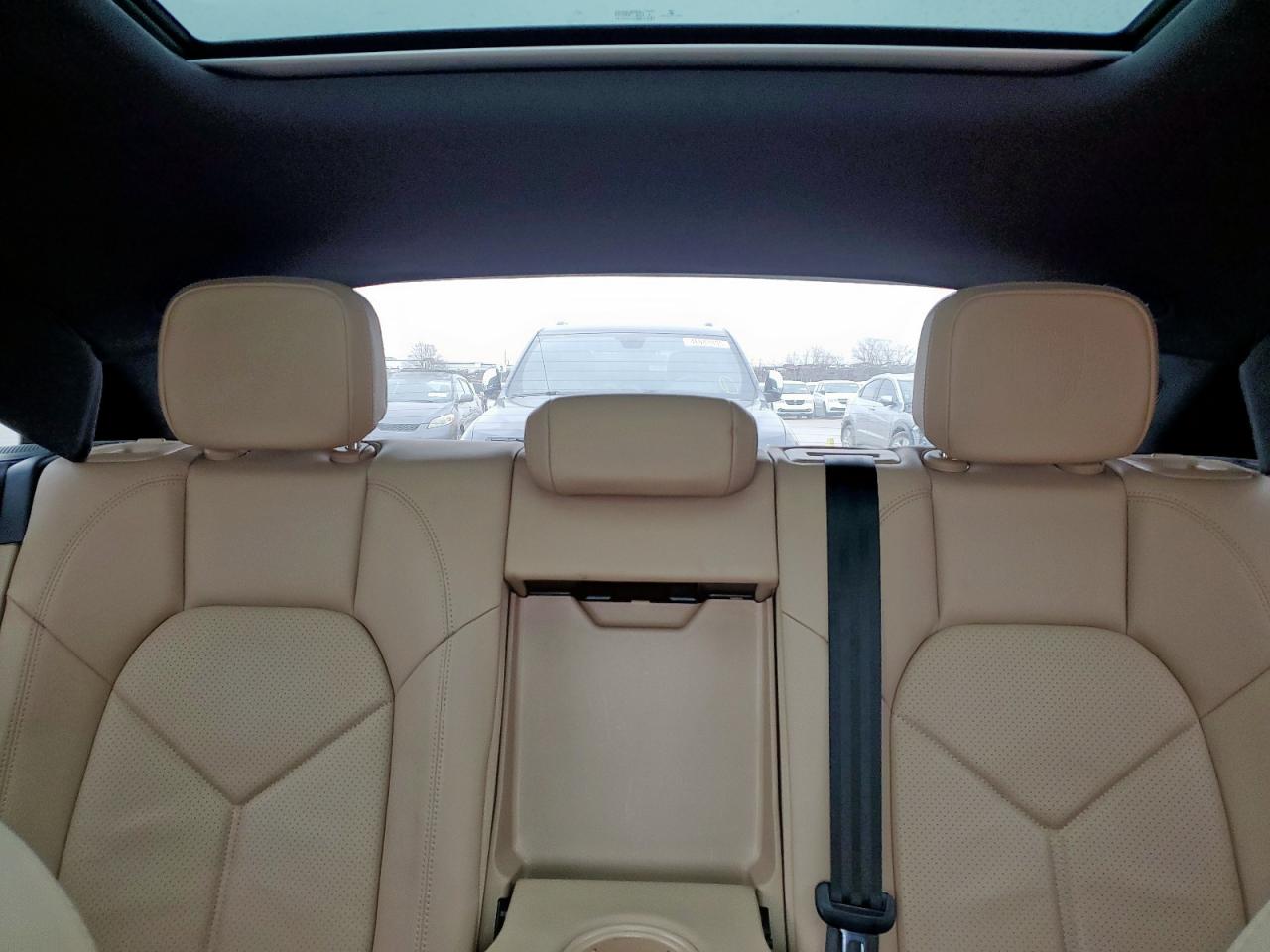 2021 Porsche Macan - Image 10