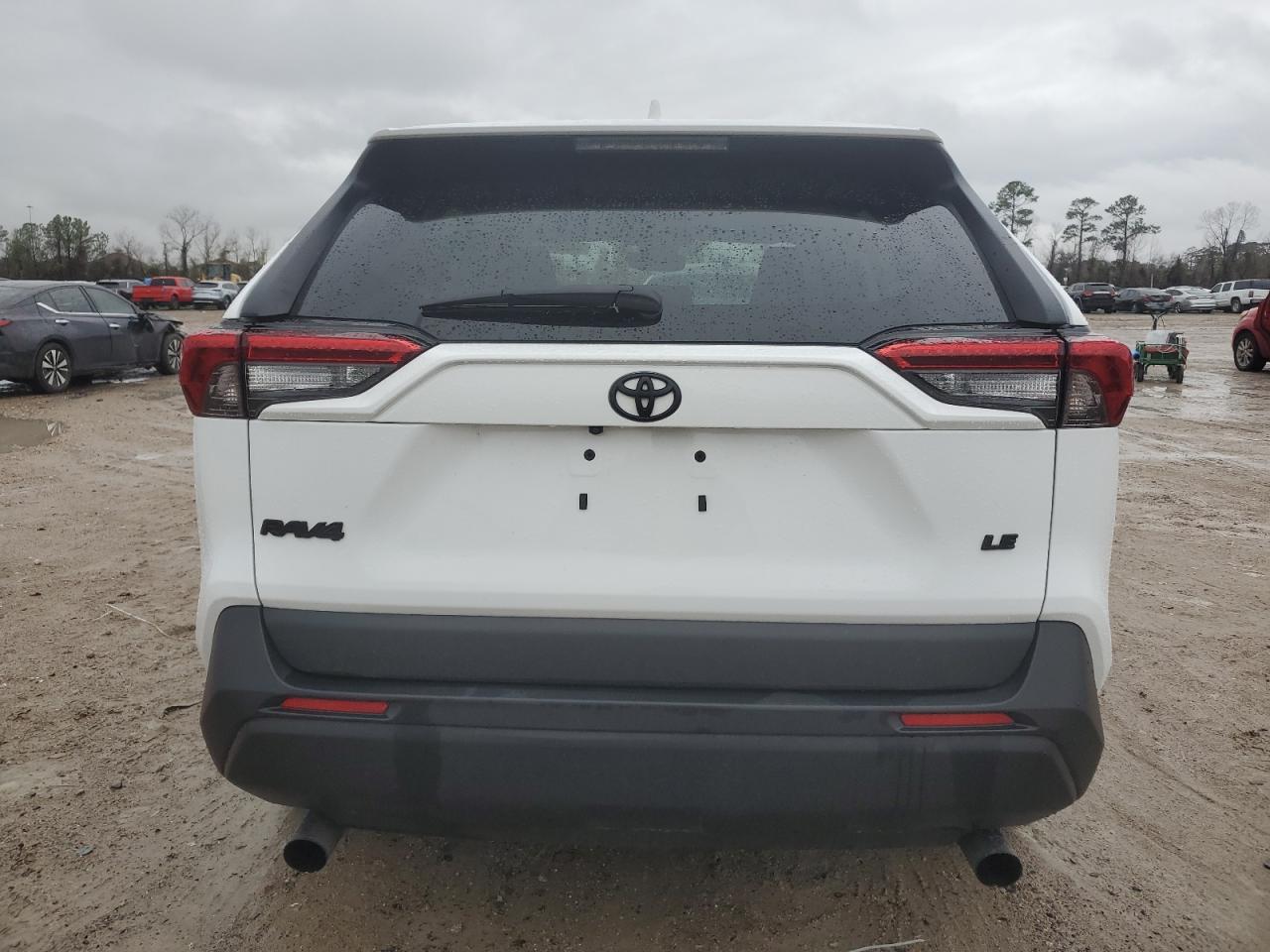 2024 Toyota RAV 4 - Image 6