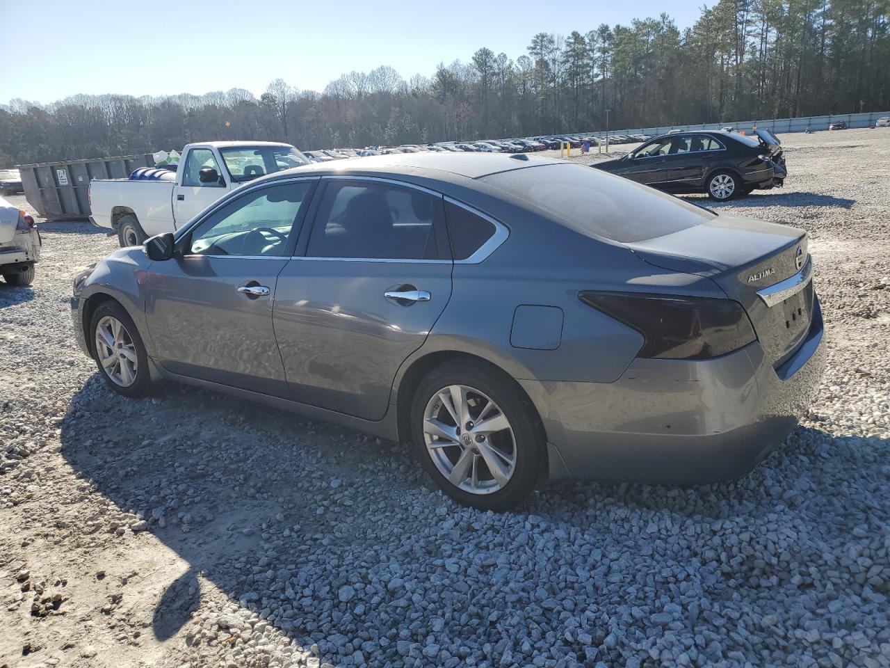 2015 Nissan Altima - Image 2