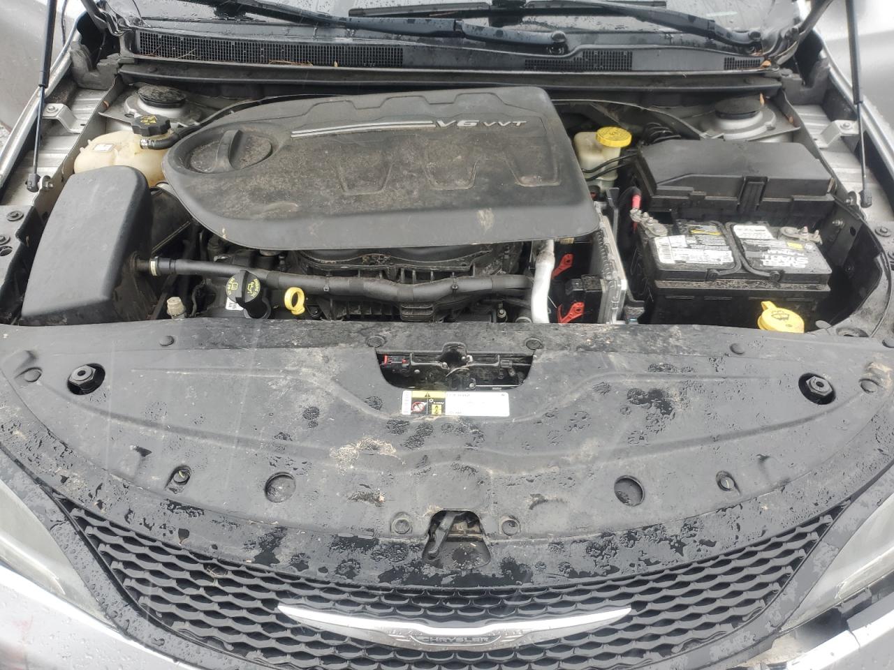 2015 Chrysler 200 - Image 11