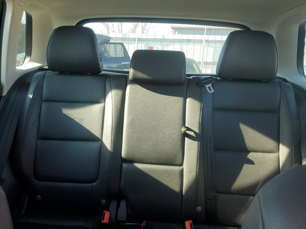2016 Volkswagen Tiguan - Image 10