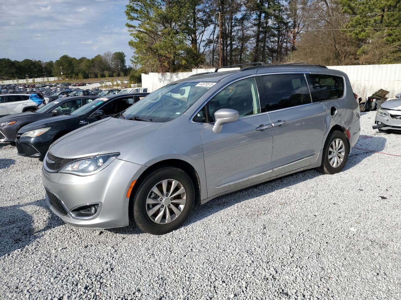 2017 Chrysler Pacifica - Image 1