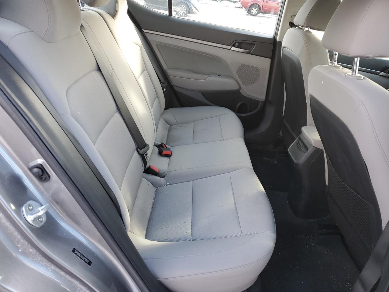 2018 Hyundai Elantra - Image 10