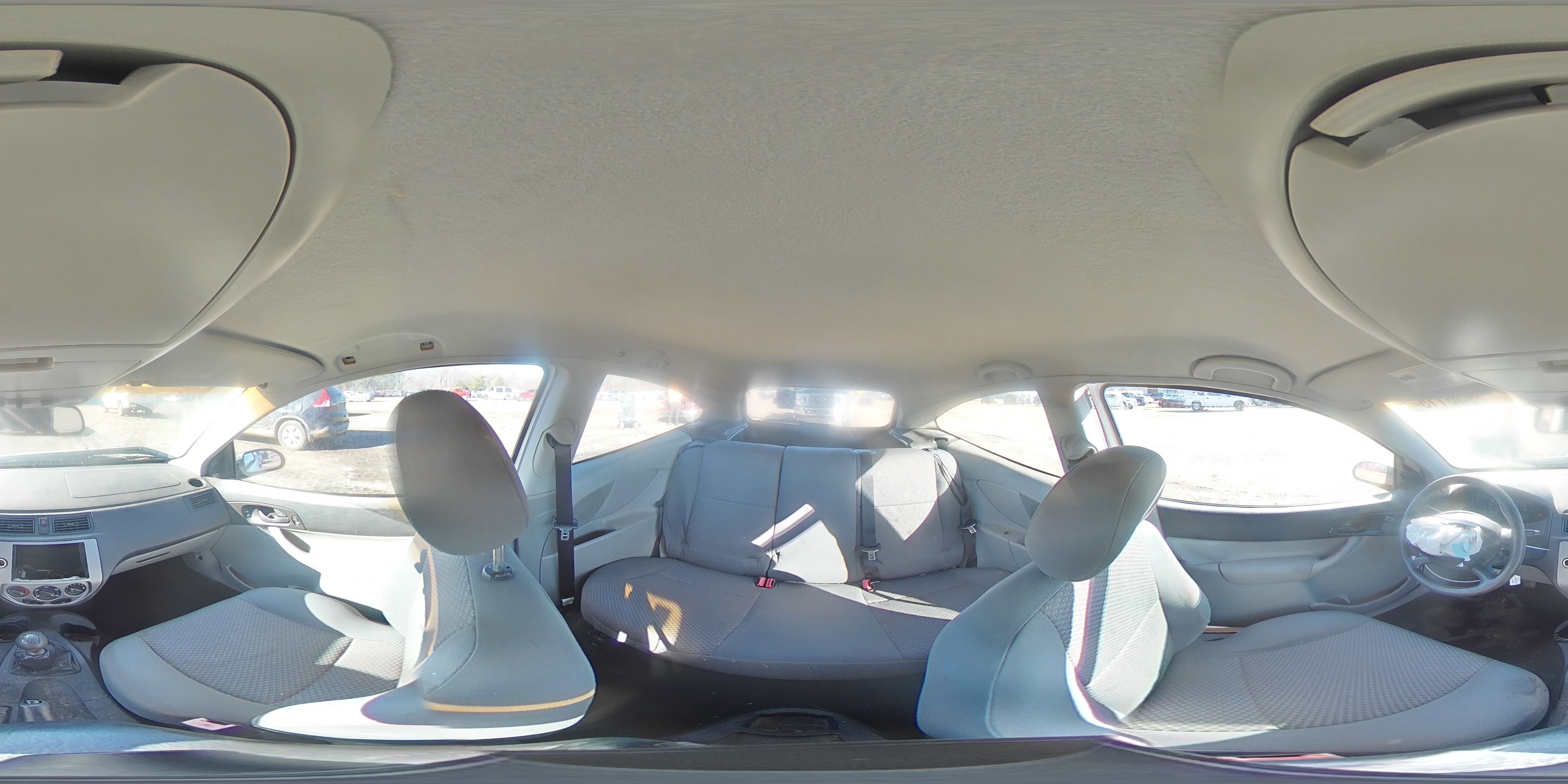 2005 Ford Focus - Image 12
