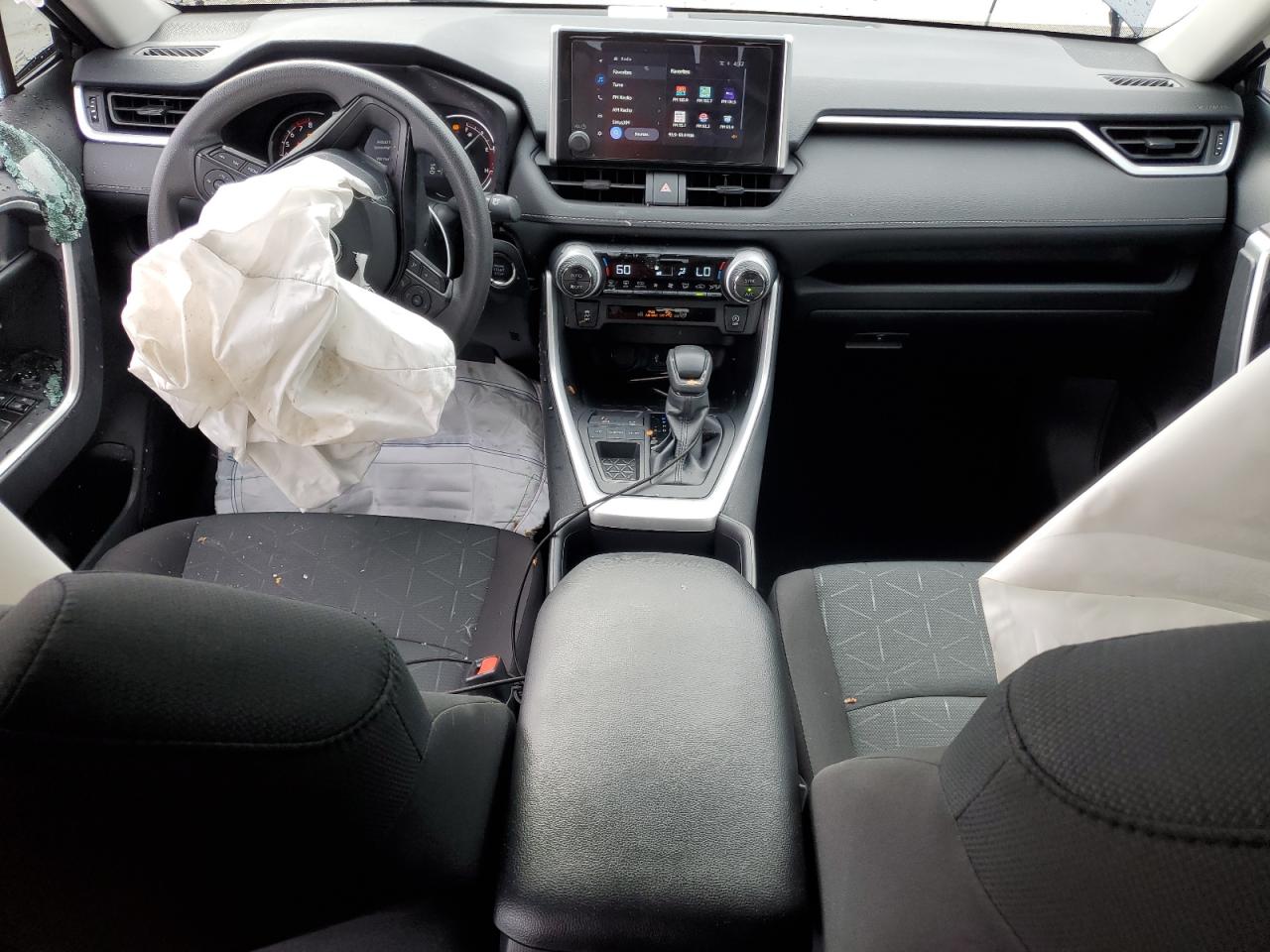 2024 Toyota RAV 4 - Image 8