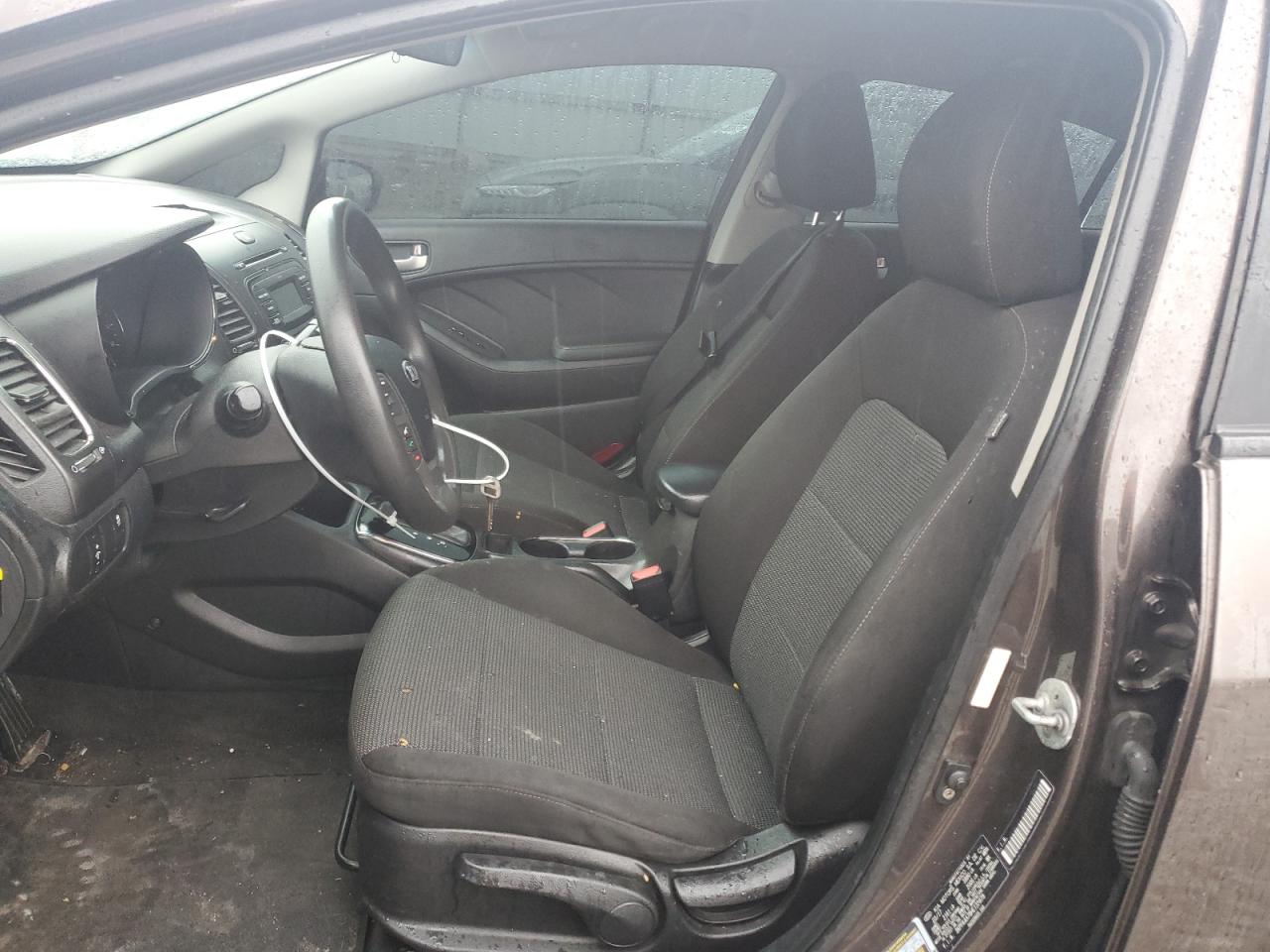 2017 Kia Forte - Image 7
