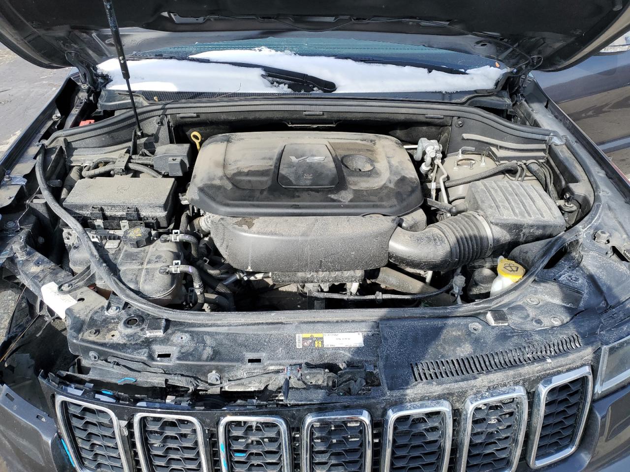 2017 Jeep Grand Cherokee - Image 12