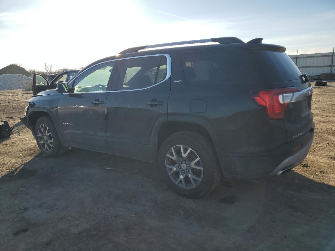 2020 GMC Acadia - Image 2