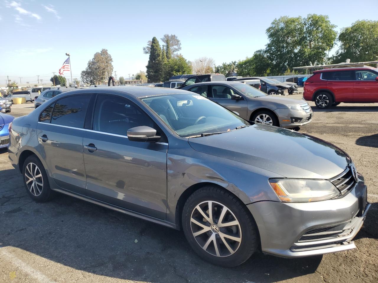 2017 Volkswagen Jetta - Image 4