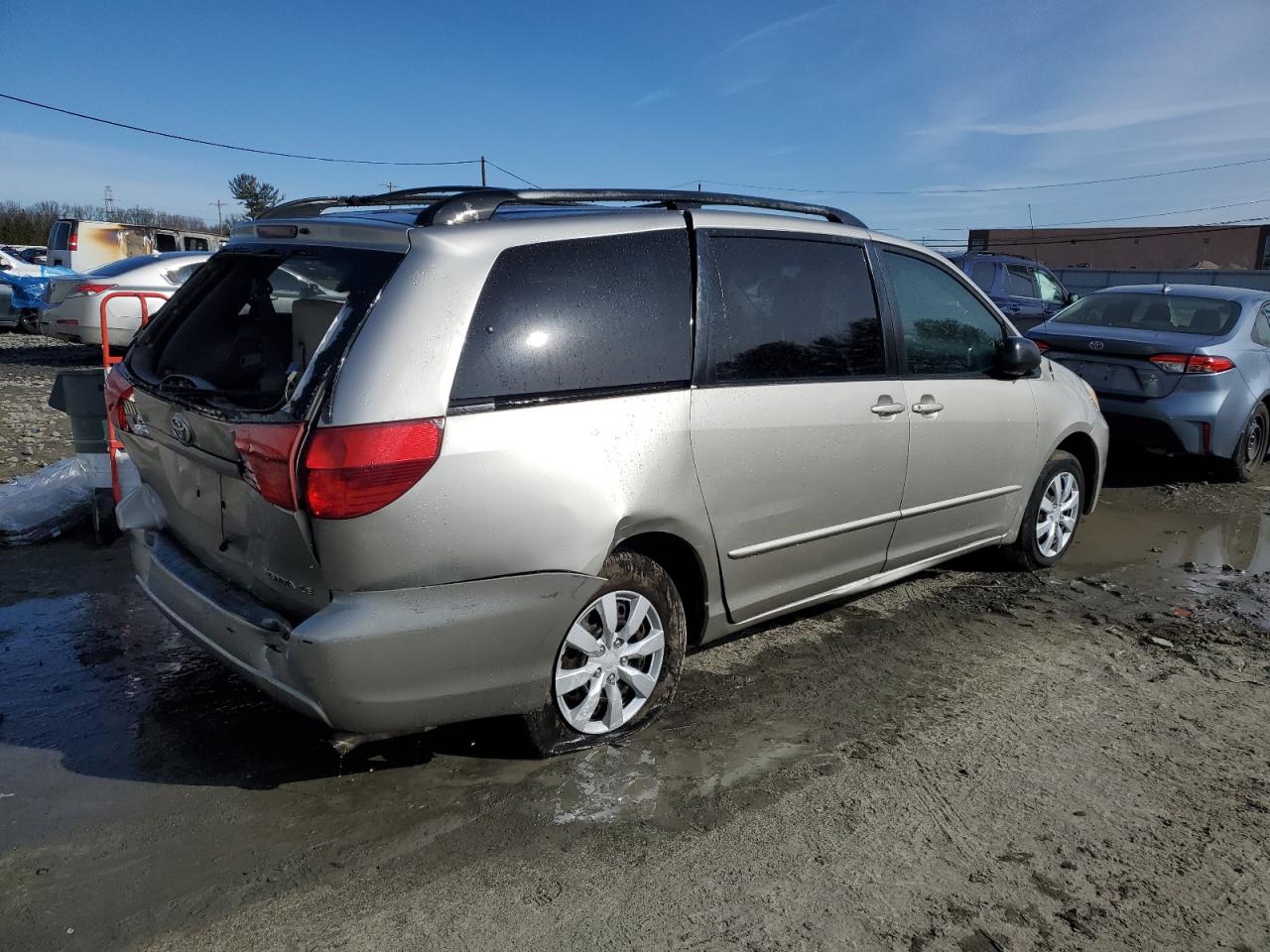 2005 Toyota Sienna - Image 3
