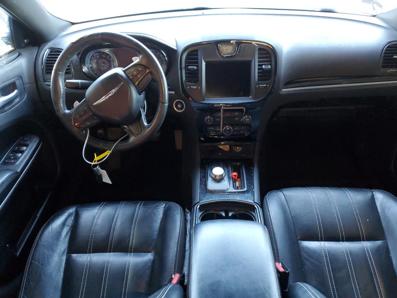 2019 Chrysler 300 - Image 8