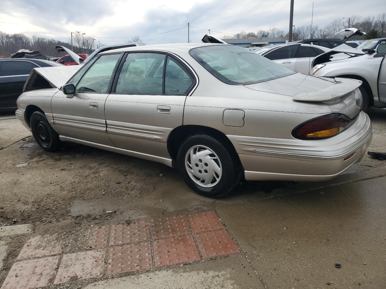 1997 Pontiac Bonneville - Image 2