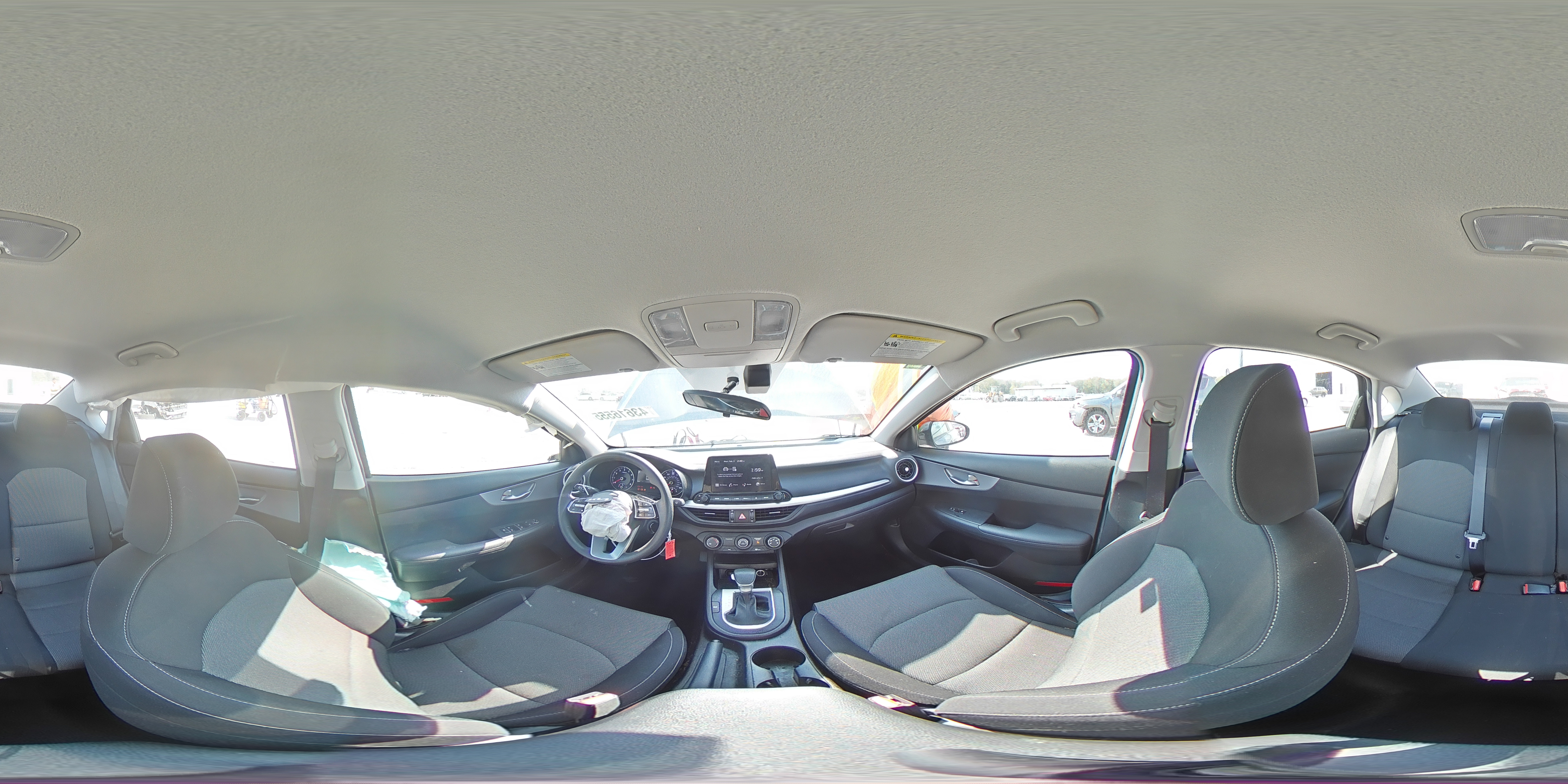 2022 Kia Forte - Image 13