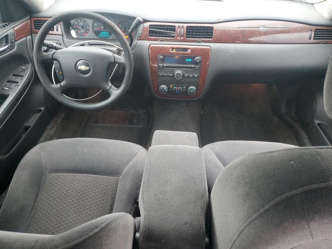 2009 Chevrolet Impala - Image 8