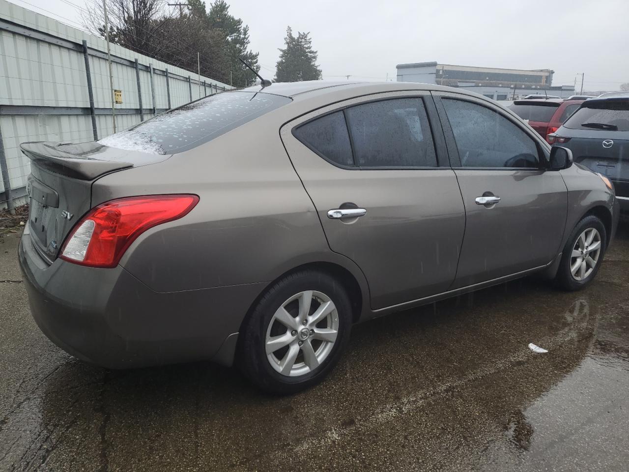 2014 Nissan Versa - Image 3