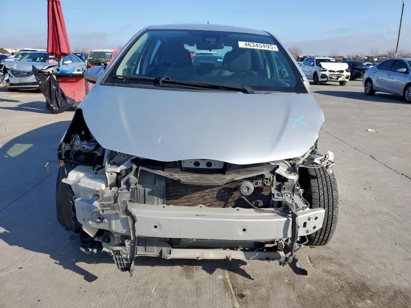  TOYOTA YARIS 2017 Silver