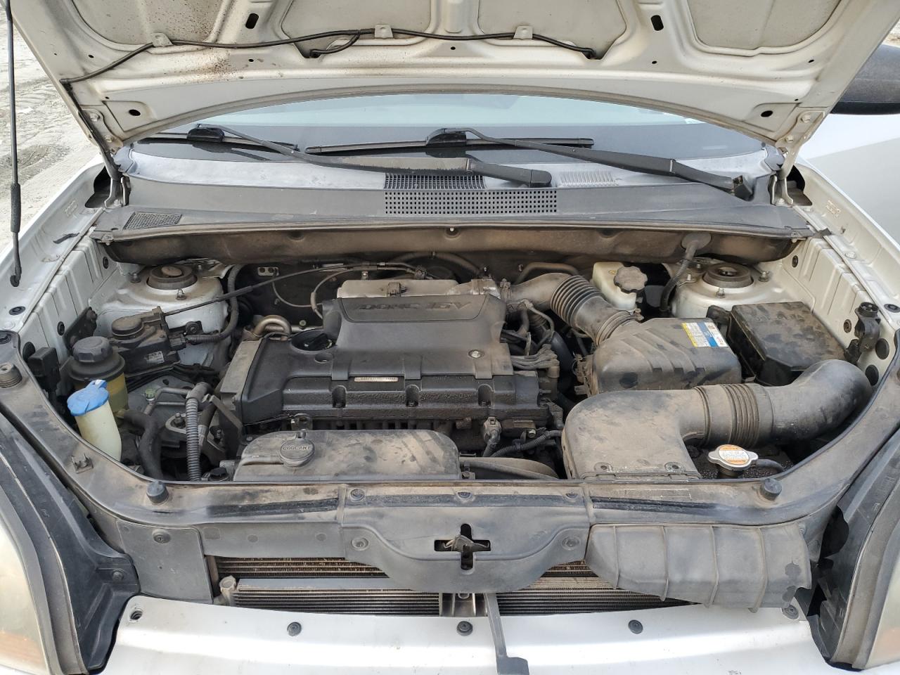 2009 Hyundai Tucson - Image 13