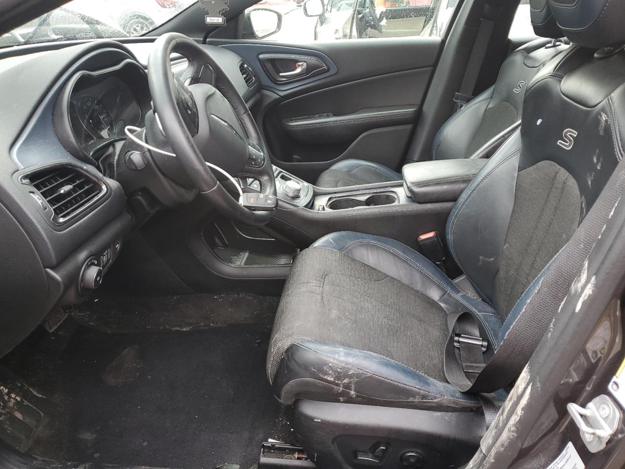 2015 Chrysler 200 - Image 7