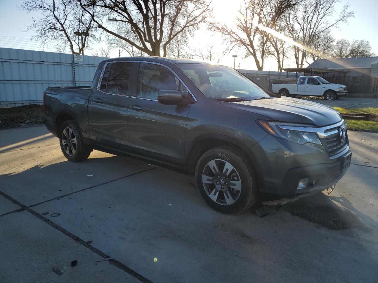 2019 Honda Ridgeline - Image 4
