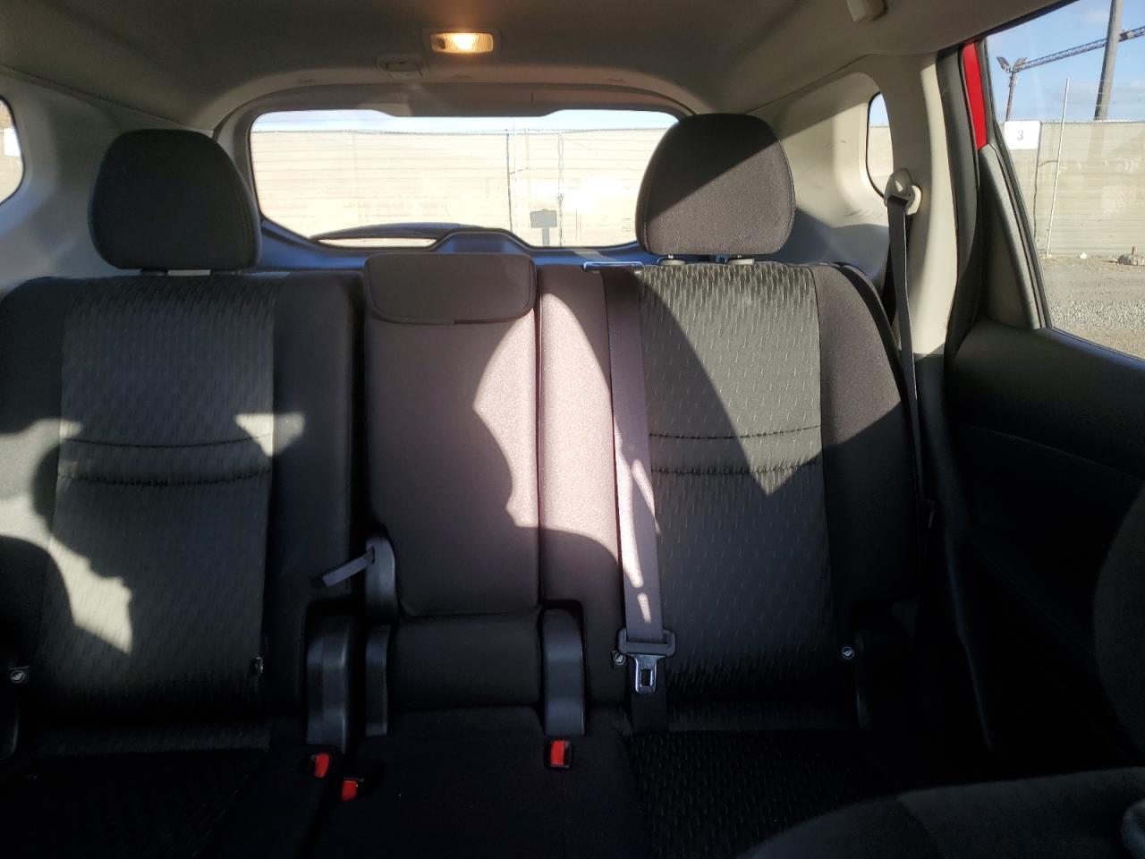 2017 Nissan Rogue - Image 10