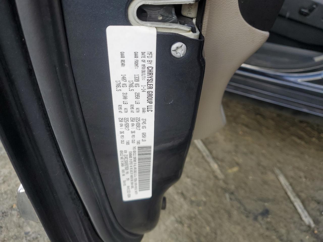 2014 Chrysler Town & Country - Image 13