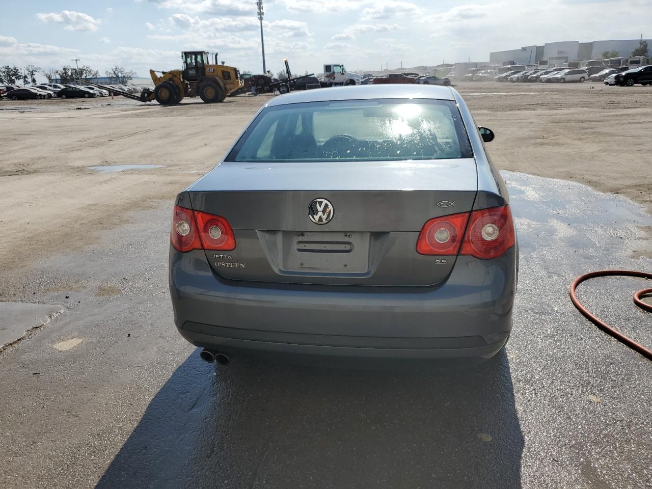 2005 Volkswagen Jetta - Image 6