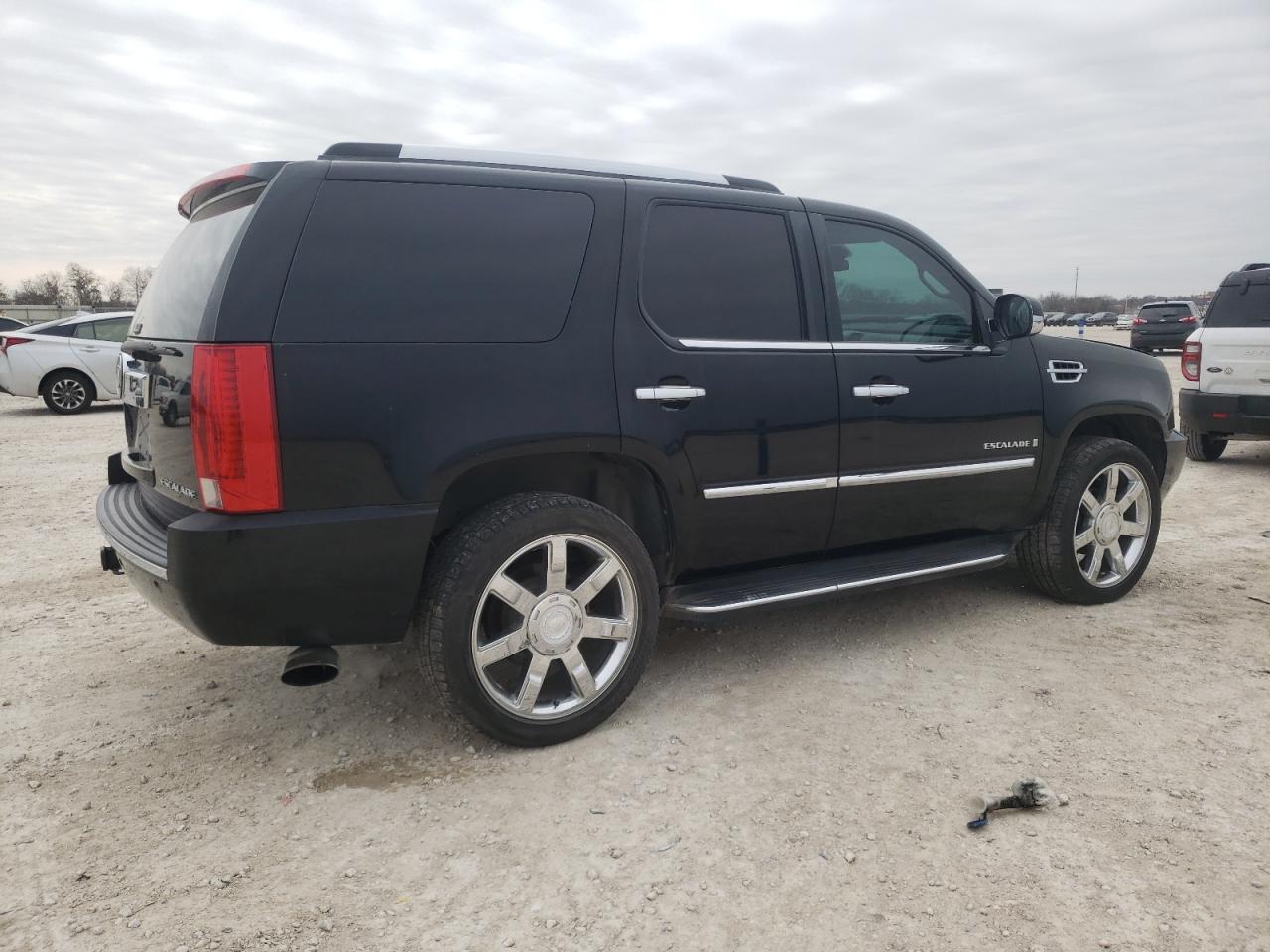 2008 Cadillac Escalade - Image 3
