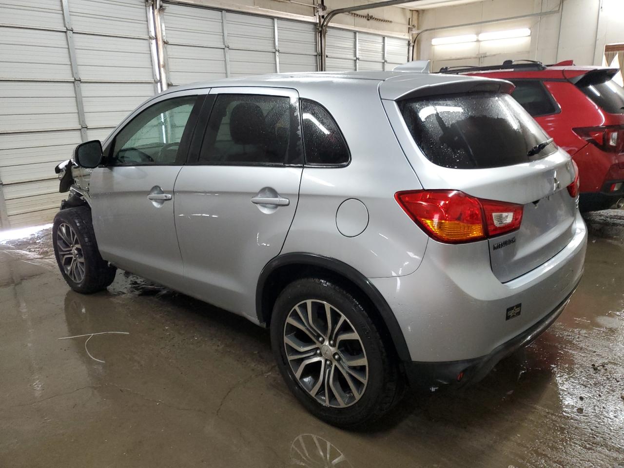 2017 Mitsubishi Outlander - Image 2