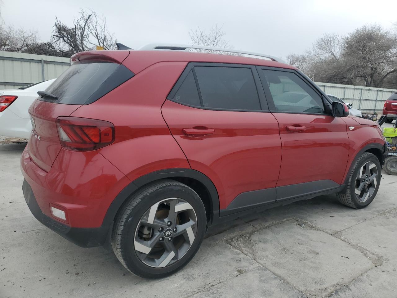 2022 Hyundai Venue - Image 3