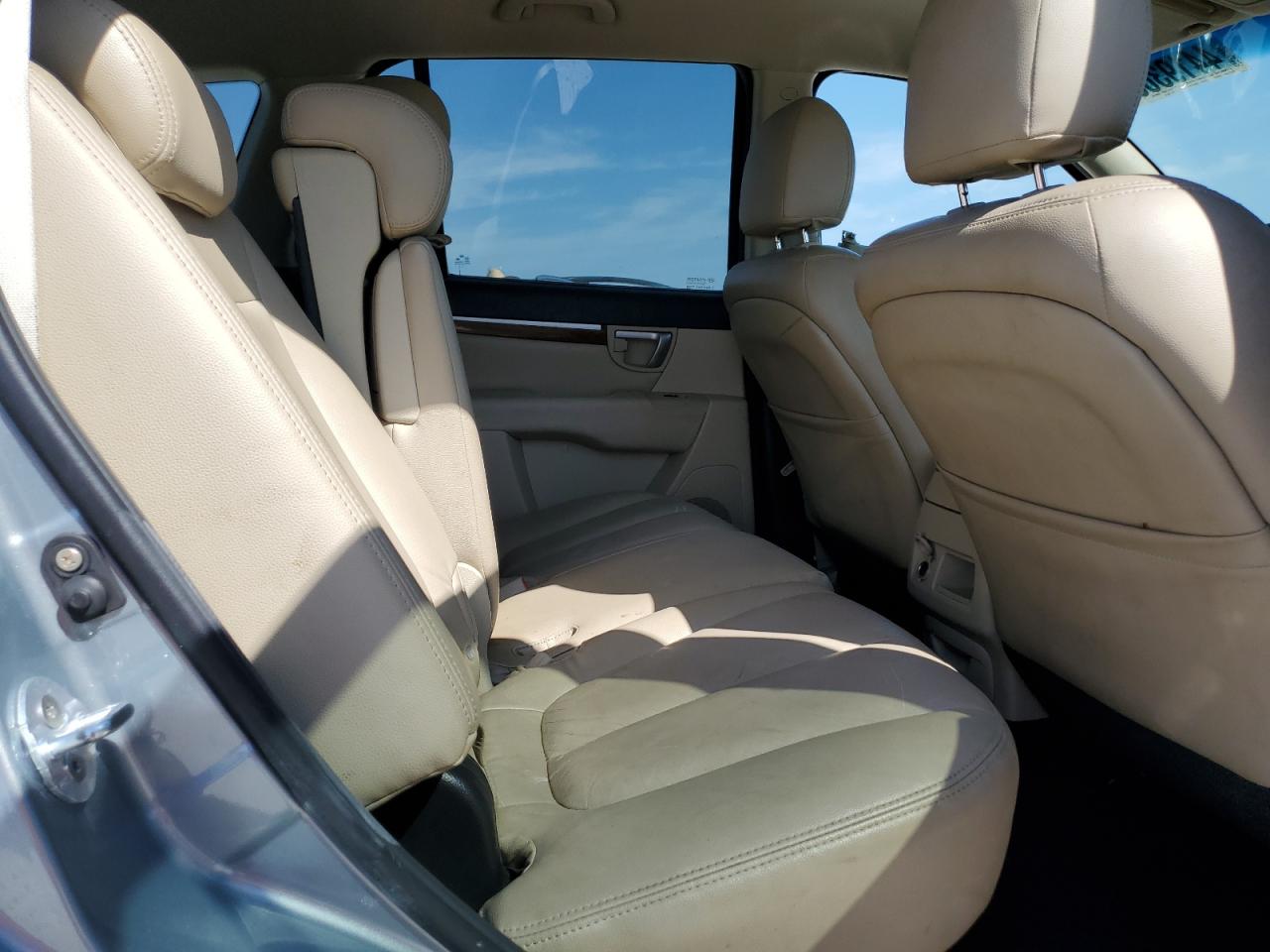 2008 Hyundai Santa Fe - Image 12